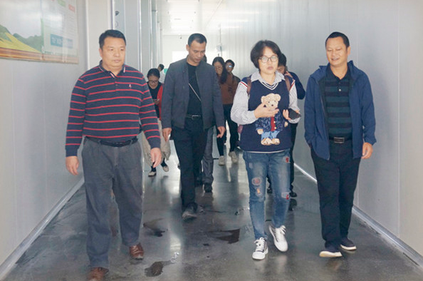 藤县教育局领导考察食材配送